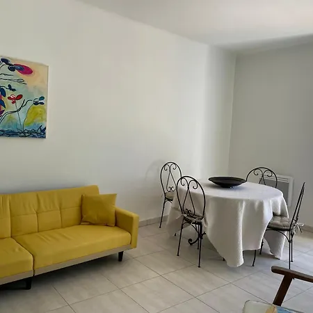 بيت للعطل Maison A La Naronne *